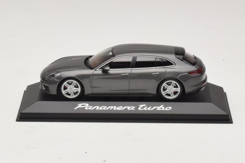Porsche Panamera 971 Turbo Grau Metallic Minichamps 1:43 Porsche Panamera 971 Turbo Grau Metallic Minichamps 1:43 WAP0207610H Metall