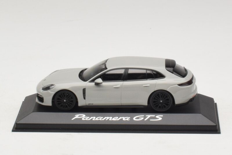 Porsche Panamera GTS 971 Chalk Grey Minichamps 1:43 WAP0207640J Metall