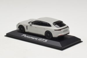 Porsche Panamera GTS 971 Chalk Grey Minichamps 1:43 WAP0207640J Metall — Bild 3 von 4