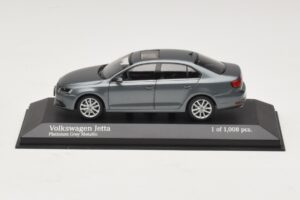 Volkswagen Jetta Mk6 Grey Metallic Minichamps 1:43 400059000 Metall