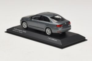 Volkswagen Jetta Mk6 Grey Metallic Minichamps 1:43 400059000 Metall — Bild 3 von 4