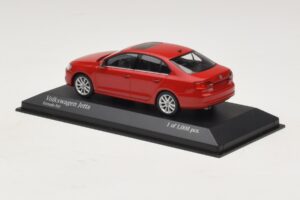 Volkswagen Jetta Mk6 Rot Minichamps 1:43 400059001 Metall — Bild 3 von 4