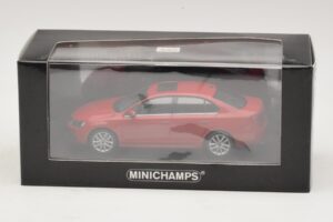 Volkswagen Jetta Mk6 Rot Minichamps 1:43 400059001 Metall — Bild 4 von 4