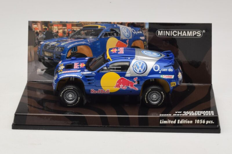 Volkswagen Race Touareg Red Bull Presentation Essen Motor Show 2004 Minichamps 1:43 Volkswagen Race Touareg Red Bull Presentation Essen Motor Show 2004 Minichamps 1:43 436045300 Metall