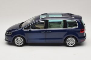 Volkswagen Sharan Blue Metallic Minichamps 1:18 110051000 Metall — Bild 4 von 8