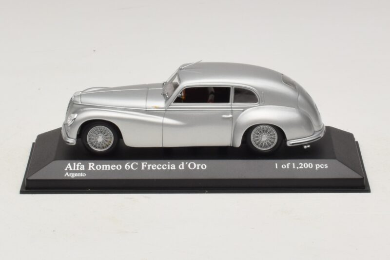 Alfa Romeo 6C 2500 Freccia d'Oro Silber Minichamps 1:43 400120480 Metall