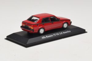 Alfa Romeo 75 V6 3.0 America Rot Maxichamps 1:43 940120461 Metall — Bild 2 von 5