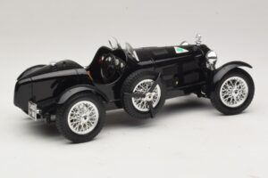 Alfa Romeo 8C Monza Schwarz Bburago 1:18 3014-P1 Metall — Bild 2 von 6