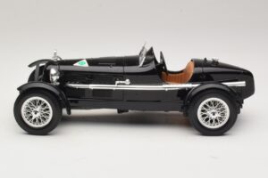 Alfa Romeo 8C Monza Schwarz Bburago 1:18 3014-P1 Metall — Bild 3 von 6