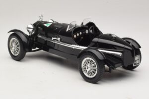 Alfa Romeo 8C Monza Schwarz Bburago 1:18 3014-P1 Metall — Bild 5 von 6