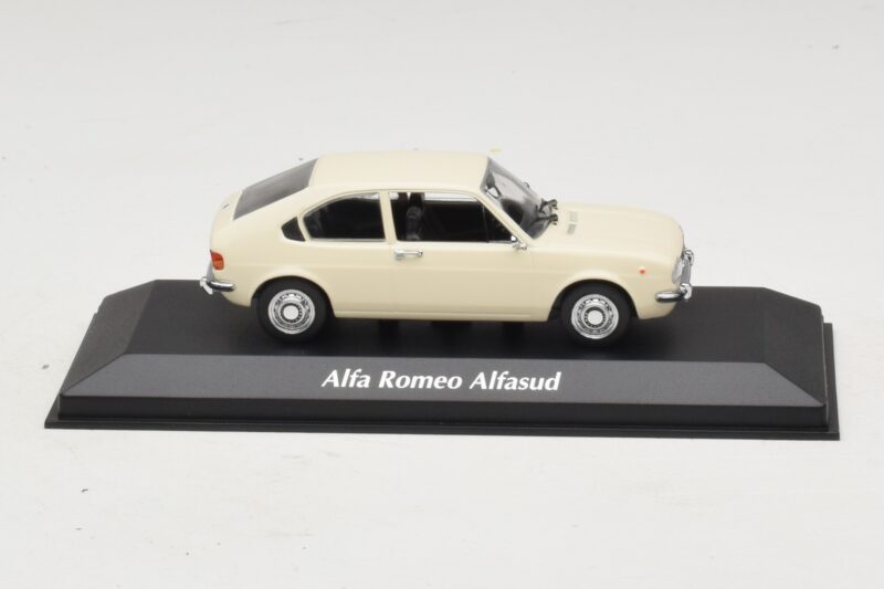 Alfa Romeo Alfasud Weiß Maxichamps 1:43 940120101 Metall