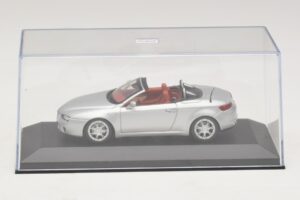 Alfa Romeo Giulia Spider Silber Minichamps 1:43 400120731 Metall — Bild 4 von 5