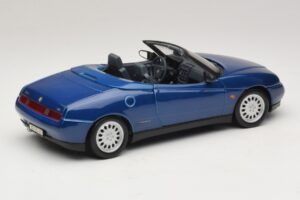Alfa Romeo Spider 916 Blau Maisto 1:18 31831 Metall — Bild 3 von 8