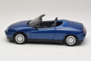 Alfa Romeo Spider 916 Blau Maisto 1:18 31831 Metall — Bild 4 von 8