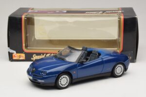 Alfa Romeo Spider 916 Blau Maisto 1:18 31831 Metall — Bild 8 von 8