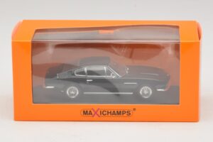 Aston Martin DBS Schwarz Maxichamps 1:43 940137601 Metall — Bild 5 von 5
