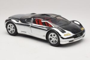 Audi Avus Quattro Chrome Silver Revell 1:18 08830 Metall — Bild 6 von 8