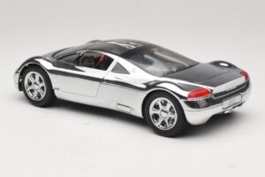 Audi Avus Quattro Chrome Silver Revell 1:18 08830 Metall — Bild 7 von 8