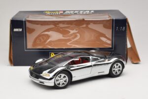 Audi Avus Quattro Chrome Silver Revell 1:18 08830 Metall — Bild 8 von 8