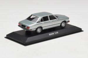 BMW 520 E12 Hellblau Metallic Maxichamps 1:43 940023002 Metall — Bild 2 von 5