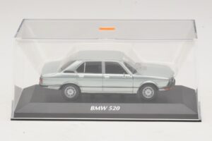 BMW 520 E12 Hellblau Metallic Maxichamps 1:43 940023002 Metall — Bild 4 von 5