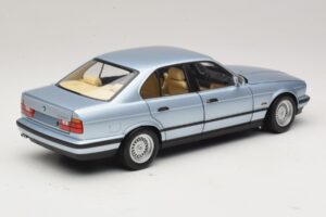 BMW 535i E34 Hellblau Metallic Minichamps 1:18 100024007 Metall — Bild 3 von 8