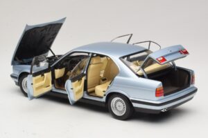 BMW 535i E34 Hellblau Metallic Minichamps 1:18 100024007 Metall — Bild 5 von 8