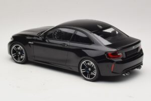 BMW M2 F87 Schwarz Metallic Minichamps 1:18 155026100 Metall — Bild 5 von 6