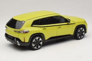 BMW XM G09 Gelb Minichamps 1:18 110023302 Metall — Bild 3 von 8