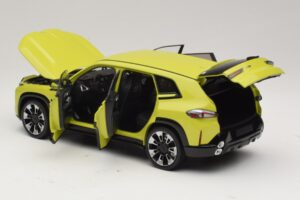 BMW XM G09 Gelb Minichamps 1:18 110023302 Metall — Bild 5 von 8