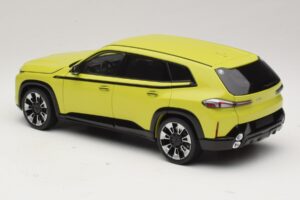 BMW XM G09 Gelb Minichamps 1:18 110023302 Metall — Bild 7 von 8