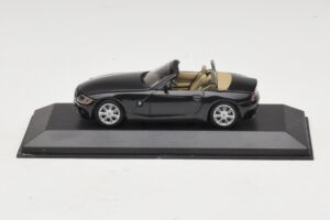 BMW Z4 E85 Schwarz Metallic Ersatzkarton Minichamps 1:43 80420144055-R1 Metall