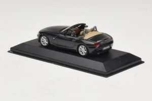 BMW Z4 E85 Schwarz Metallic Ersatzkarton Minichamps 1:43 80420144055-R1 Metall — Bild 3 von 5