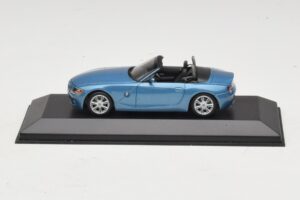 BMW Z4 E85 Hellblau Metallic Ersatzkarton Minichamps 1:43 80420144054-R1 Metall
