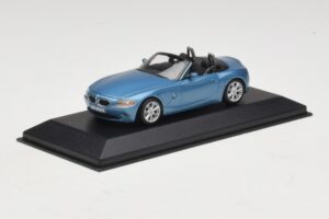 BMW Z4 E85 Hellblau Metallic Ersatzkarton Minichamps 1:43 80420144054-R1 Metall — Bild 2 von 5