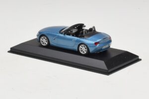 BMW Z4 E85 Hellblau Metallic Ersatzkarton Minichamps 1:43 80420144054-R1 Metall — Bild 3 von 5