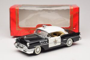 Buick Century Sun State Patrol Mira 1:18 6118 Metall — Bild 8 von 8