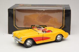 Chevrolet Corvette C1 Cabrio Gelb Rot Bburago 1:18 3034-M2 Metall — Bild 8 von 8