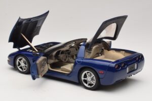Chevrolet Corvette C5 Commemorative Edition Blau AUTOart 1:18 71157 Metall — Bild 6 von 9