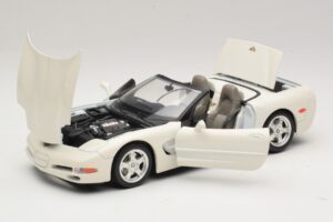 Chevrolet Corvette C5 Cabrio Weiß Bburago 1:18 3076-P1 Metall — Bild 2 von 8