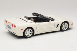 Chevrolet Corvette C5 Cabrio Weiß Bburago 1:18 3076-P1 Metall — Bild 3 von 8