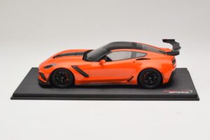 Chevrolet Corvette C7 ZR-1 High Voltage Tint TopSpeed 1:18 TS0147 Resin — Bild 3 von 6