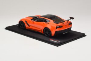 Chevrolet Corvette C7 ZR-1 High Voltage Tint TopSpeed 1:18 TS0147 Resin — Bild 5 von 6