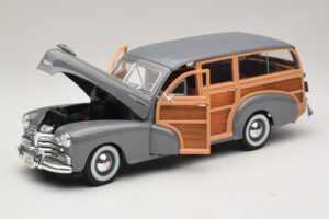 Chevrolet Fleetmaster Woody Grau Maisto 1:18 31854 Metall — Bild 2 von 8