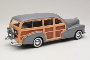 Chevrolet Fleetmaster Woody Grau Maisto 1:18 31854 Metall — Bild 3 von 8