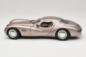Chrysler Atlantic Beige Guiloy 1:18 68570 Metall — Bild 4 von 8