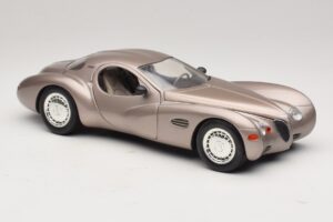 Chrysler Atlantic Beige Guiloy 1:18 68570 Metall — Bild 6 von 8