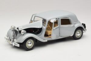 Citroen 15CV Six Grau Maisto 1:18 31837 Metall — Bild 2 von 8