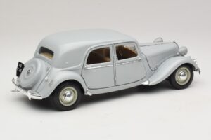 Citroen 15CV Six Grau Maisto 1:18 31837 Metall — Bild 3 von 8