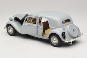 Citroen 15CV Six Grau Maisto 1:18 31837 Metall — Bild 5 von 8